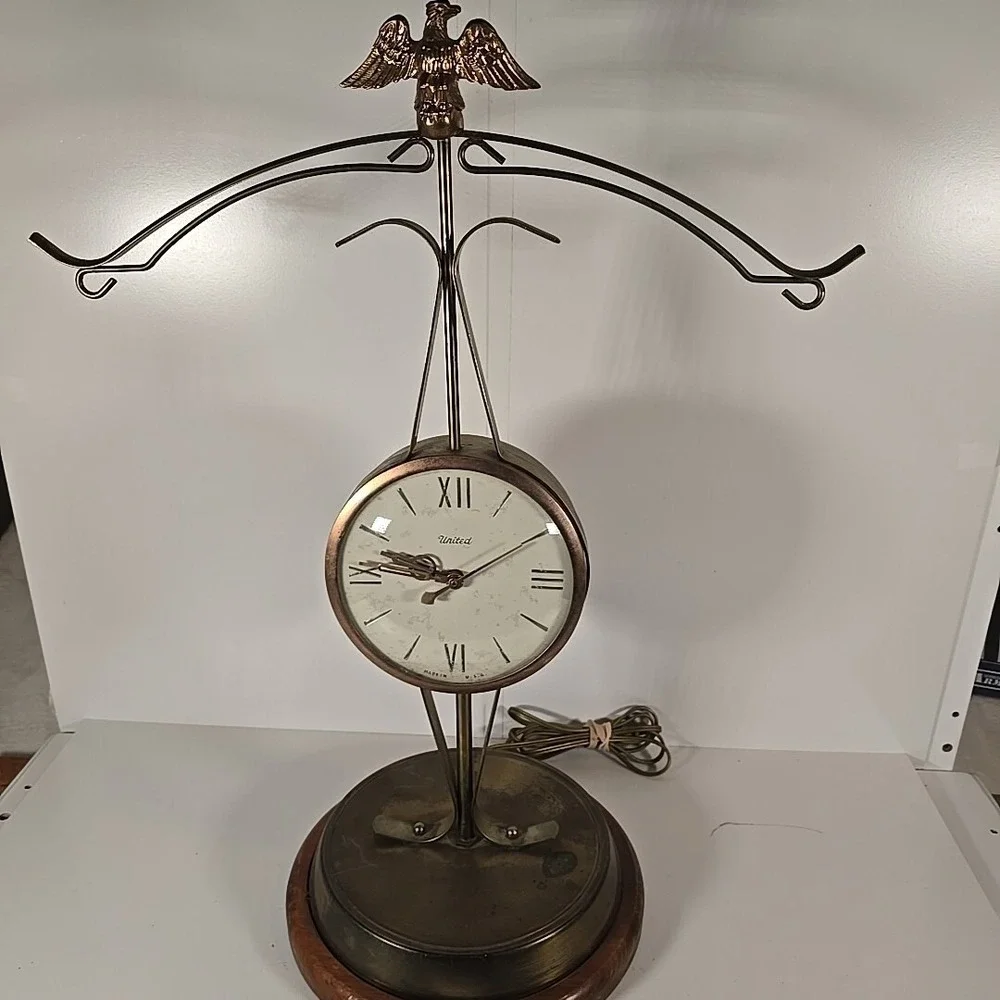 Vintage Sessions United Scale‎ of Justice Electric Clock Made In USA - Working